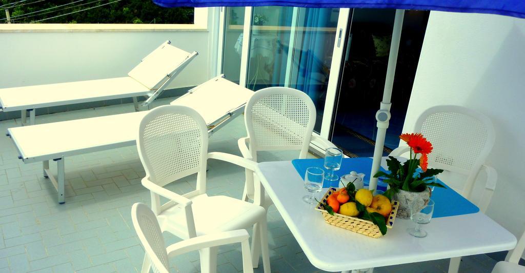 Villa La Rosa Del Mare Amalfi Habitación foto